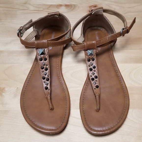 Mossimo Supply Co. Shoes - MOSSIMO SUPPLY CO. | TAN SANDALS, SIZE9